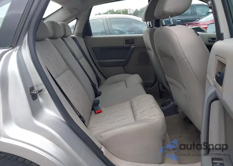 2011 Ford Focus Se z USA, uszkodzony, nr VIN 1FAHP3FN0BW142602